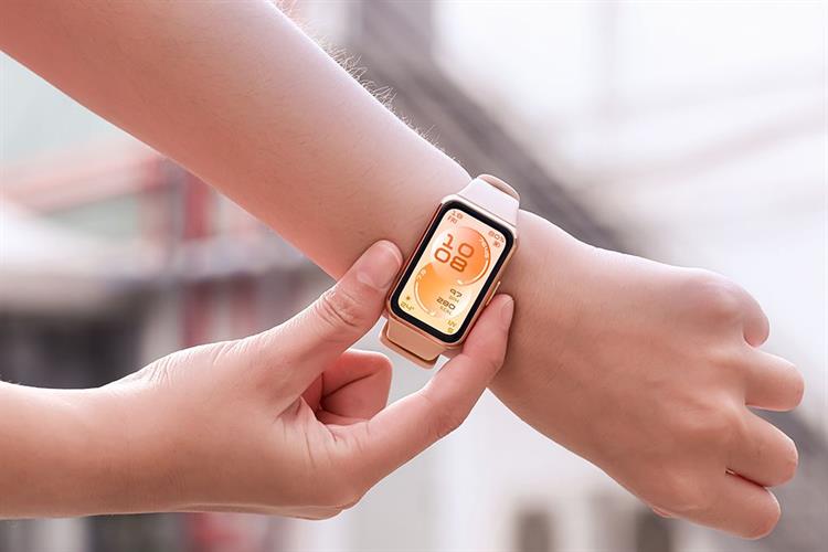 Vòng đeo tay thông minh Huawei Band 11 viền nhôm dây Fluor Màu Hồng