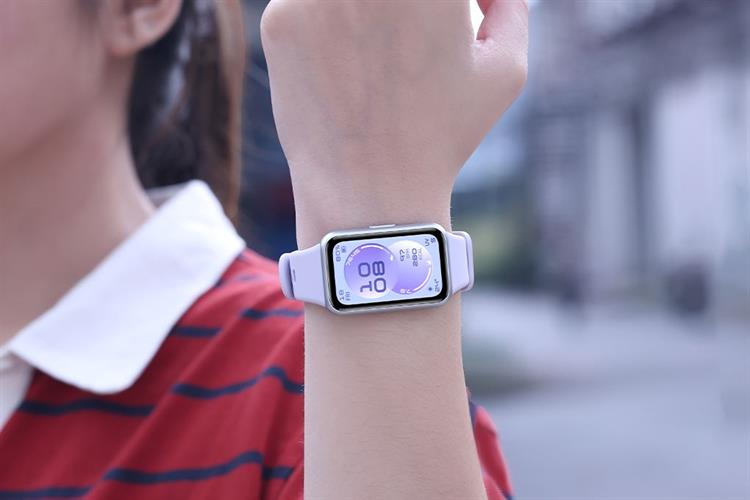 Vòng đeo tay thông minh Huawei Band 11 dây Fluor Màu Tím
