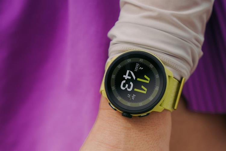 Suunto Run 46mm dây nylon Màu Vàng