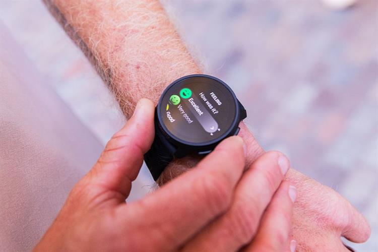 Suunto Race S 45mm dây silicone Màu Đen