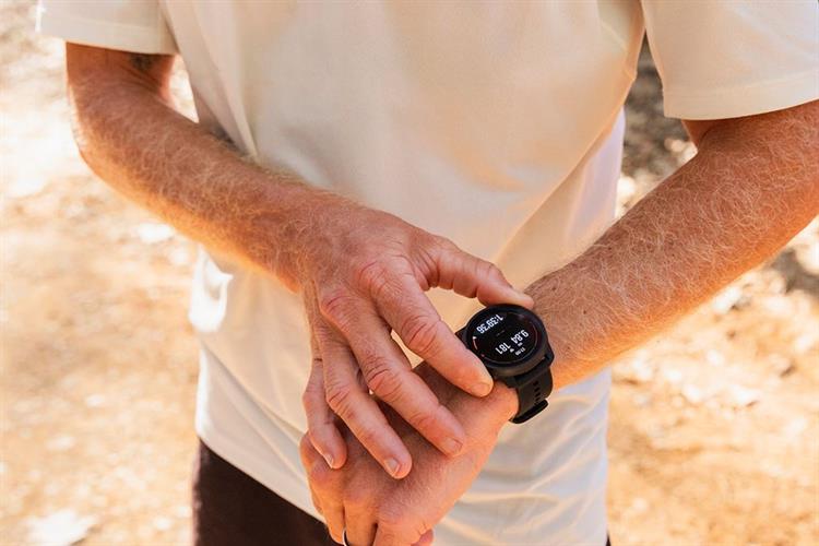 Suunto Race S 45mm dây silicone Màu Đen