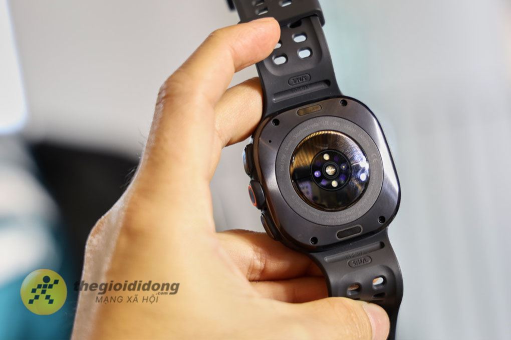 Thời lượng pin lên đến 60 giờ khi bật Always On Display trên Samsung Galaxy Watch Ultra 2 đáp ứng tốt nhu cầu sử dụng dài ngày Thời lượng pin lên đến 60 giờ khi bật Always On Display trên Samsung Galaxy Watch Ultra 2 đáp ứng tốt nhu cầu sử dụng dài ngày