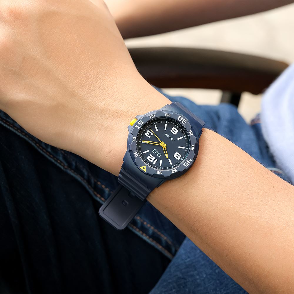 Đồng hồ Q&Q 43 mm Nam V02A-016VY