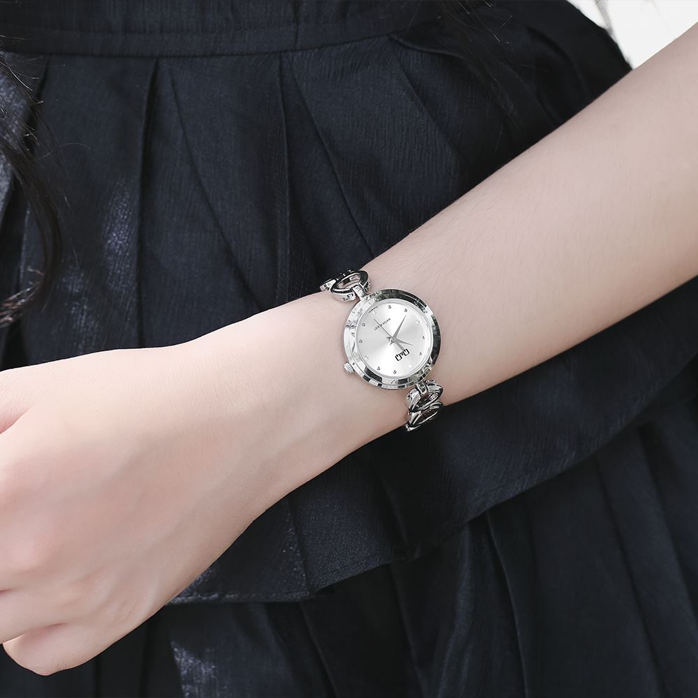 Đồng hồ Q&Q 30 mm Nữ F11A-001PY