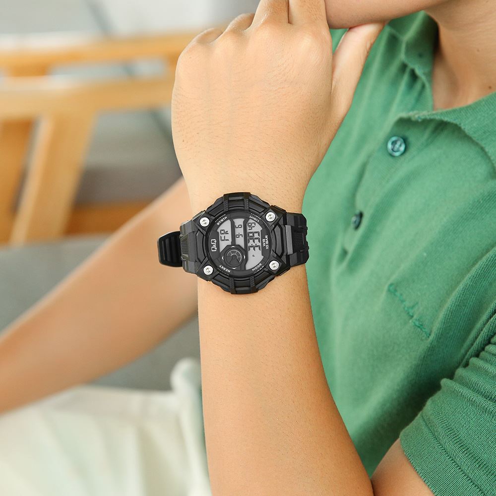 Đồng hồ Q&Q 52.5 mm Nam G18A-001VY