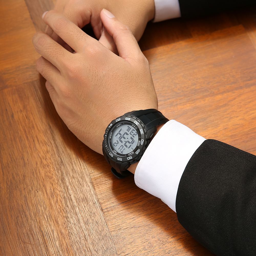 Đồng hồ Q&Q 46 mm Nam G06A-001VY