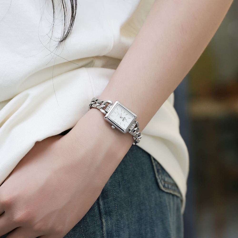 Đồng hồ Q&Q 20 mm Nữ F05A-001PY