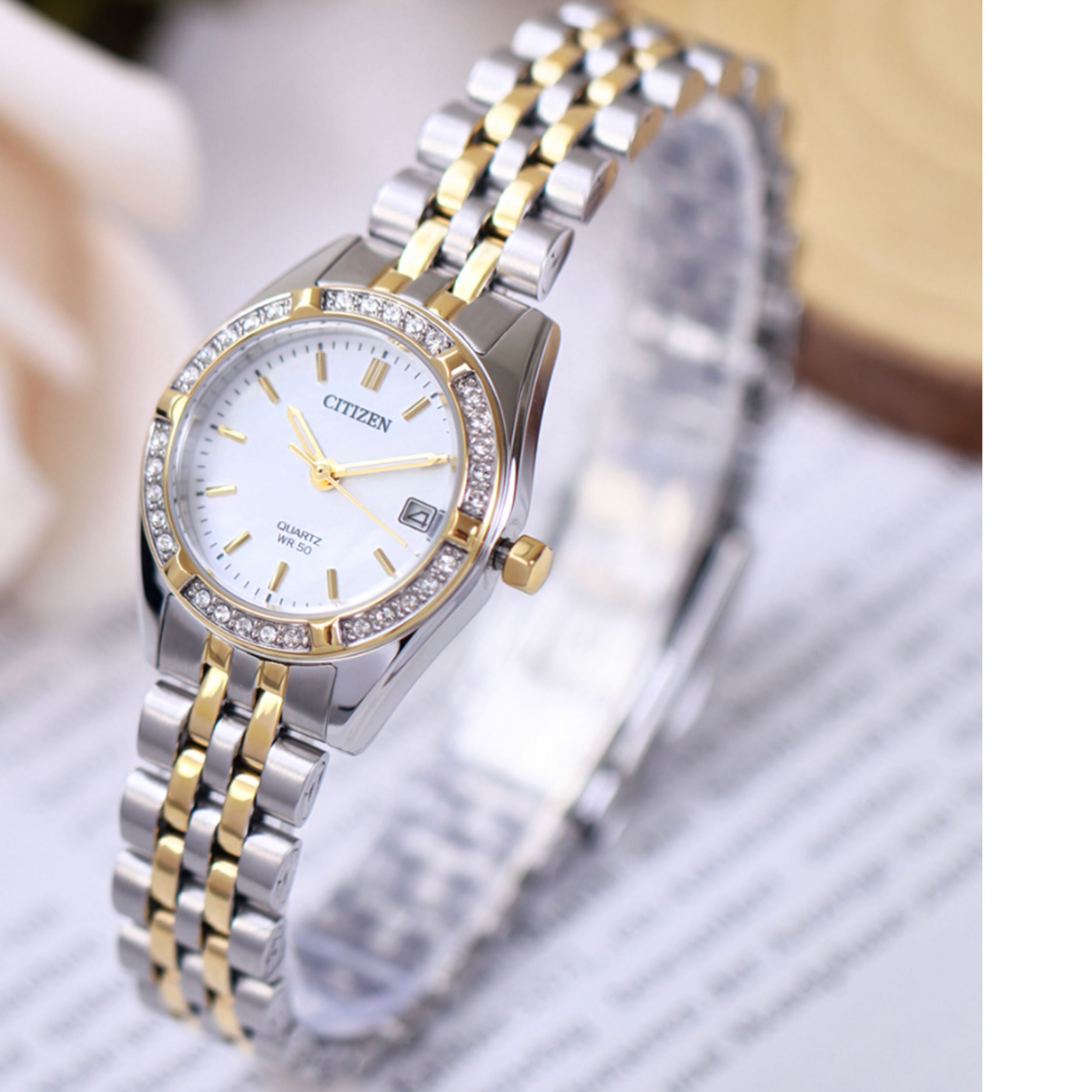 Đồng hồ Citizen 26 mm Nữ EU6064-54D Màu Màu kết hợp