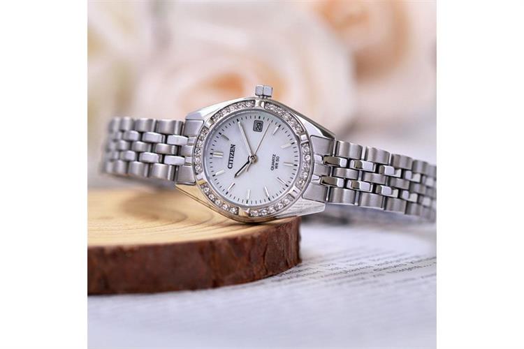 Đồng hồ Citizen 26 mm Nữ EU6060-55D Màu Bạc