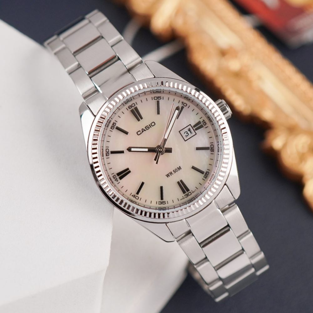 Đồng hồ Casio Timeless 30.2 mm Nữ LTP-1302DS-4AVDF Màu Bạc
