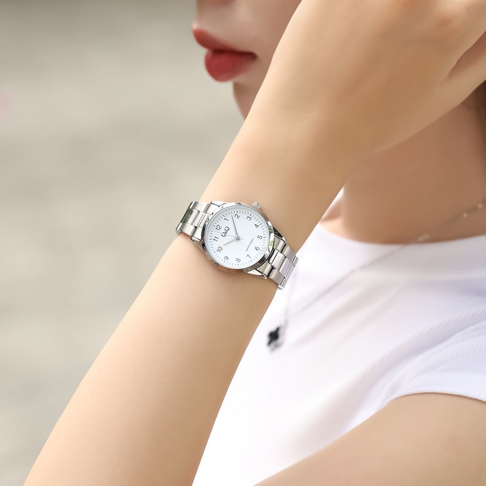 Đồng hồ Q&Q 30 mm Nữ C09A-003PY