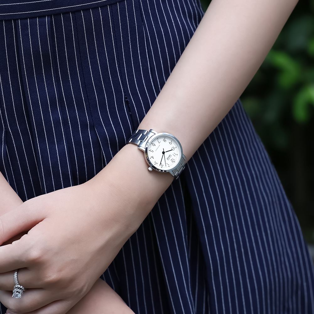 Đồng hồ Q&Q 30.5 mm Nữ C35A-002PY