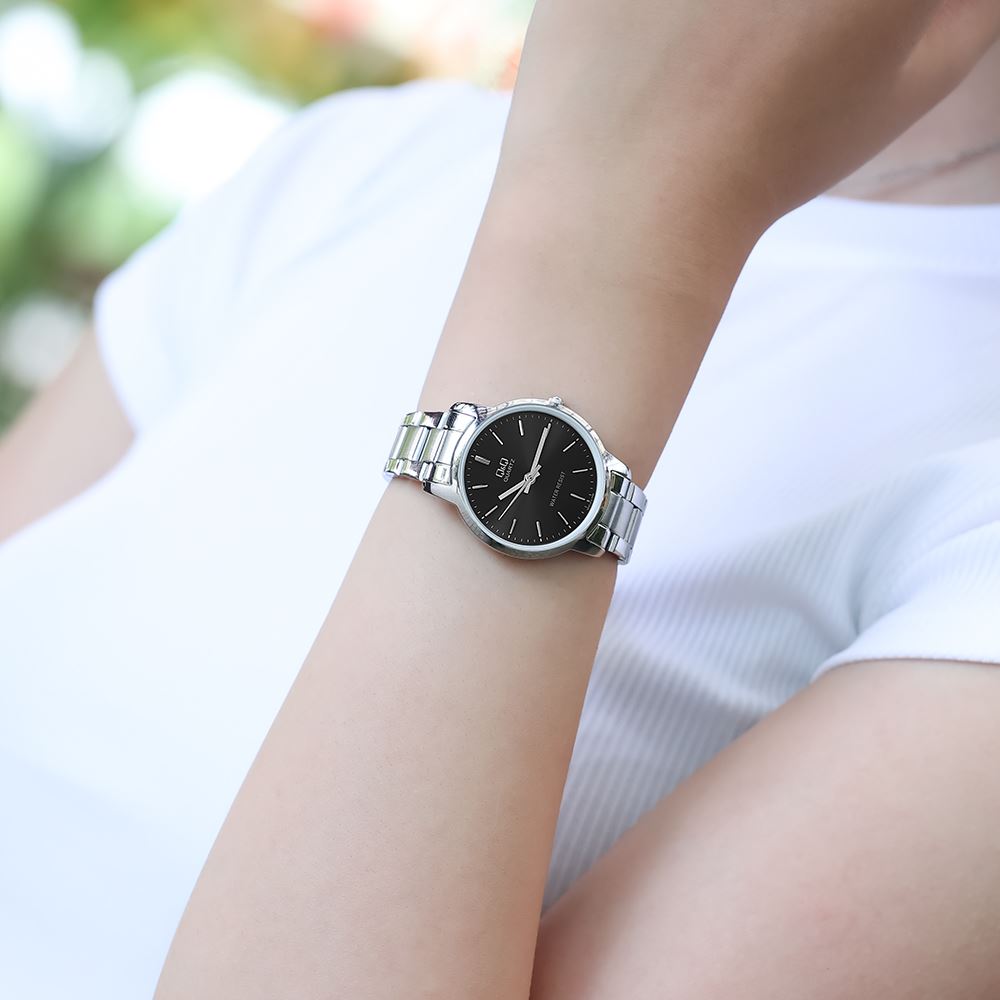 Đồng hồ Q&Q 30 mm Nữ QA47J212Y