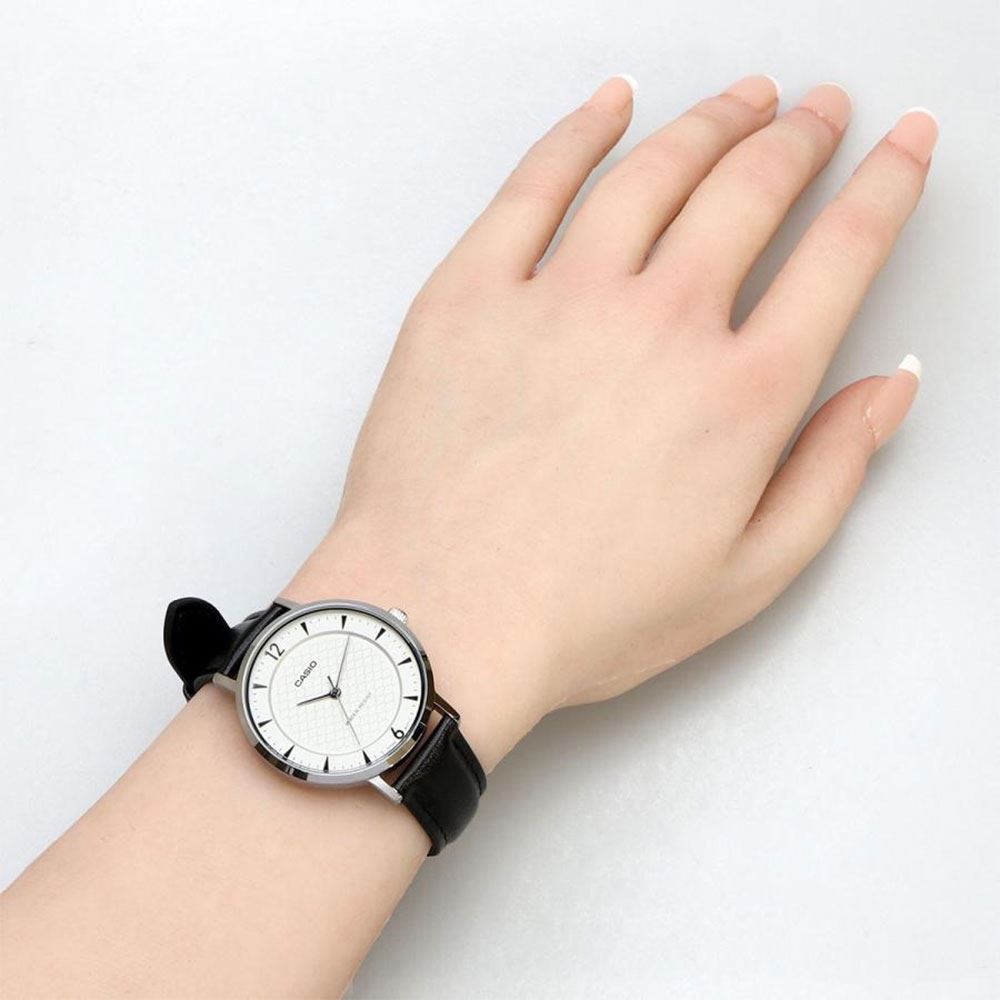 Đồng hồ Casio Timeless 34 mm Nữ LTP-VT04L-7A2DF Màu Đen