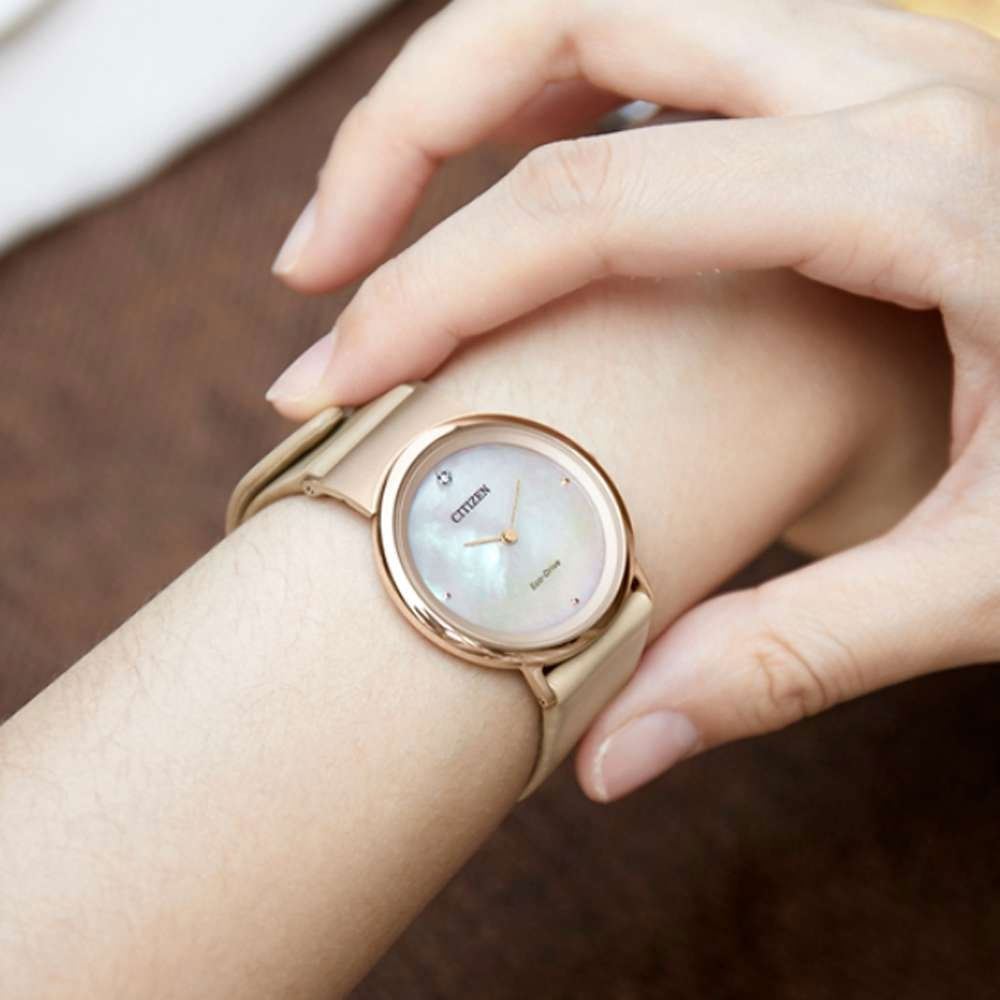 Đồng hồ Citizen 31 mm Nữ EG7073-16Y Màu Màu be