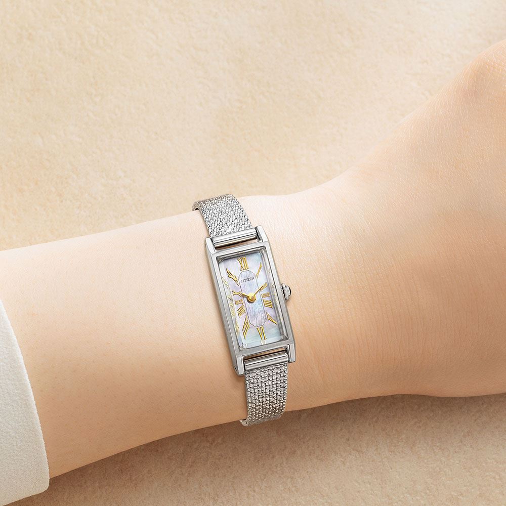 Đồng hồ Citizen 30 mm Nữ EG7040-74D Màu Bạc