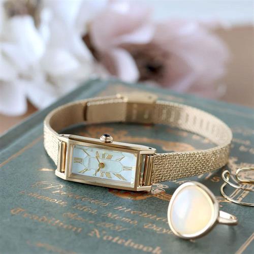 Đồng hồ Citizen 30 mm Nữ EG7043-33D Màu Vàng