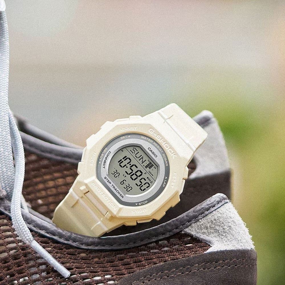 Đồng hồ G-Shock G-Squad 43.8 mm Nữ GMD-B300-7DR - 2