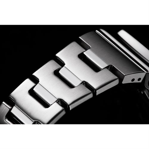 Đồng hồ G-Shock 44.4 mm Nam GM-2110D-2ADR Màu Bạc