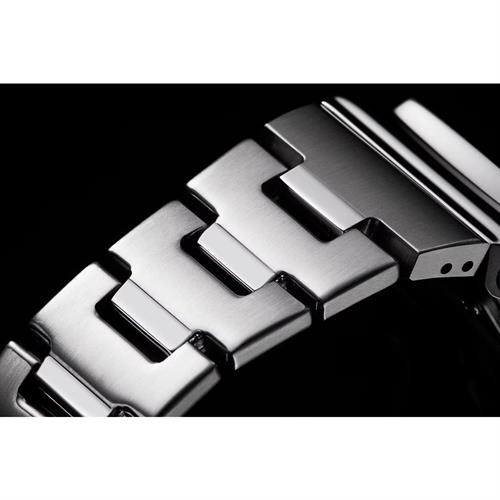 Đồng hồ G-Shock 44.4 mm Nam GM-2110D-2BDR Màu Bạc
