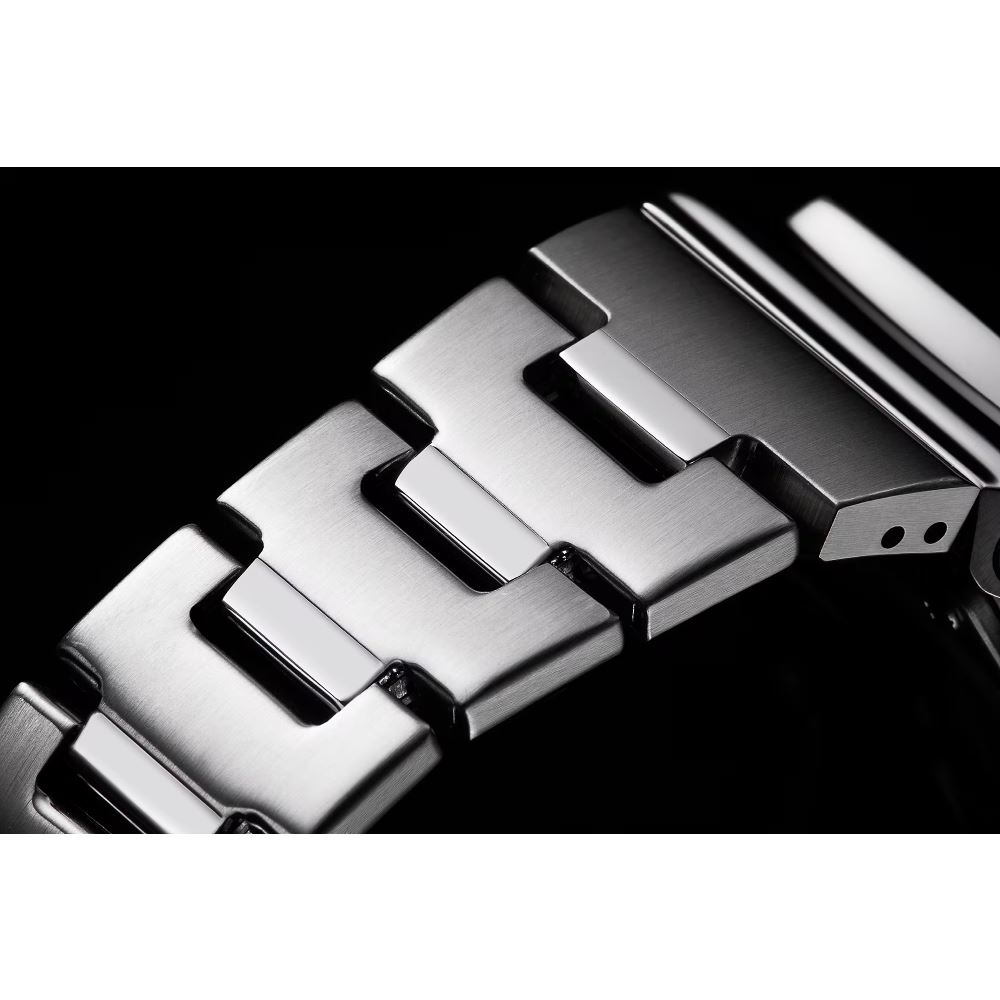 Đồng hồ G-Shock 44.4 mm Nam GM-2110D-2BDR Màu Bạc