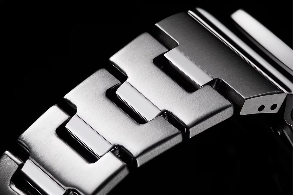 Đồng hồ G-Shock 44.4 mm Nam GM-2110D-3ADR Màu Bạc