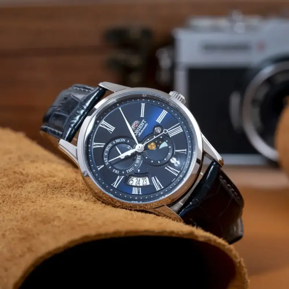 Đồng hồ Orient Sun & Moon 42.5 mm Nam RA-AK0011D30B Màu Xanh đen