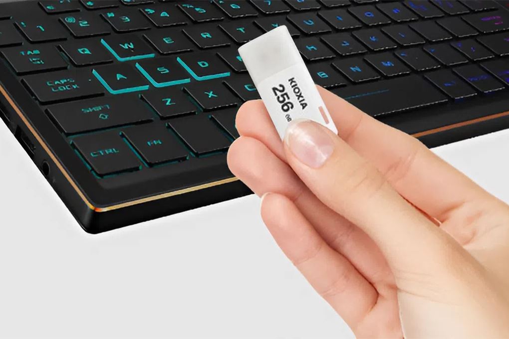USB 3.2 256GB Kioxia U301 Gen 1 - 3