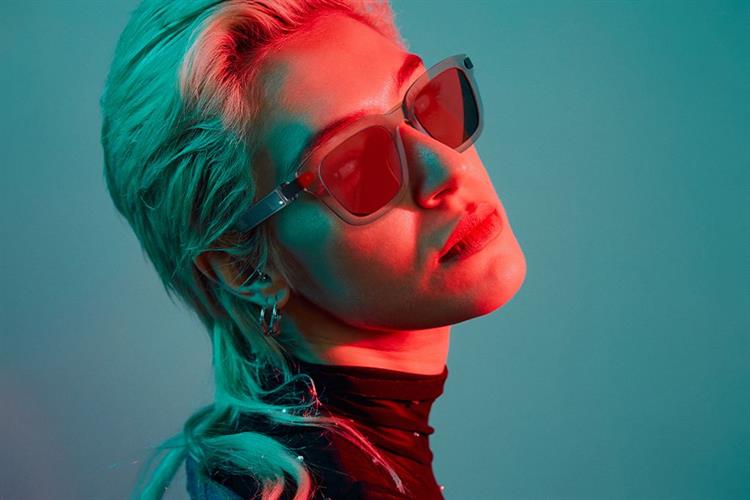 Mắt kính phát nhạc JBL Soundgear Frames Vàng hổ phách Màu Vàng