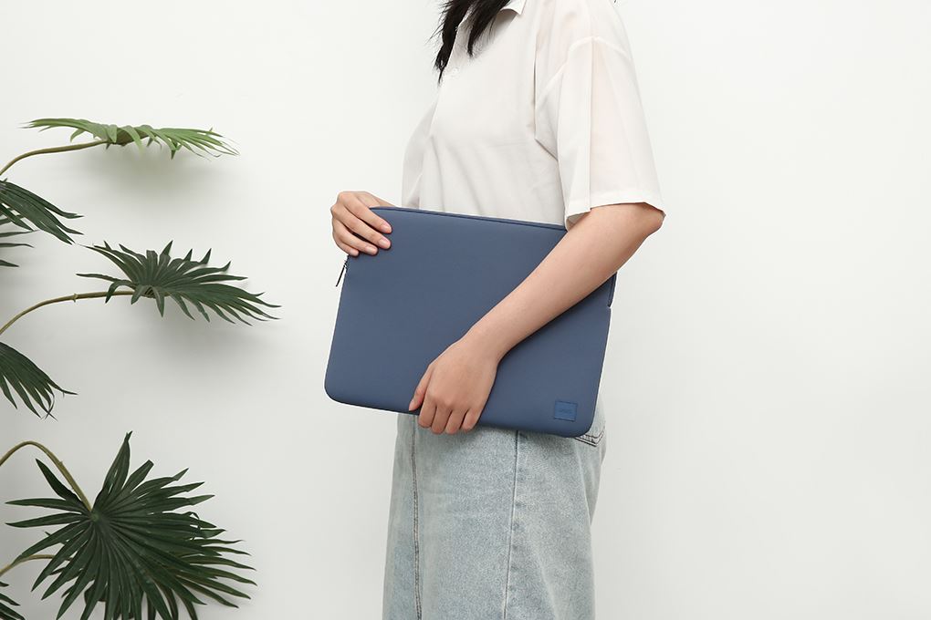 Túi chống sốc laptop 14 inch UniQ Water - Resistant Neoprene Màu Xanh Dương