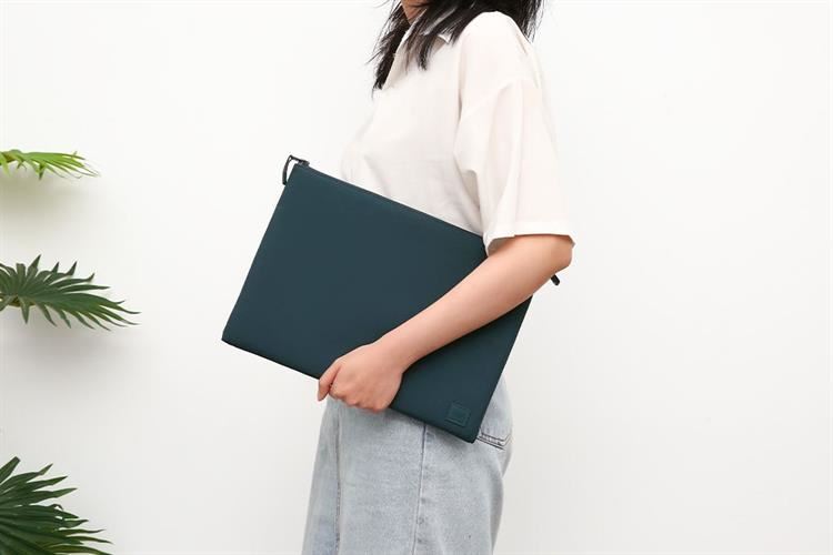 Túi đựng laptop 14 inch UniQ Lyon Snug - Fit Màu Xanh lá