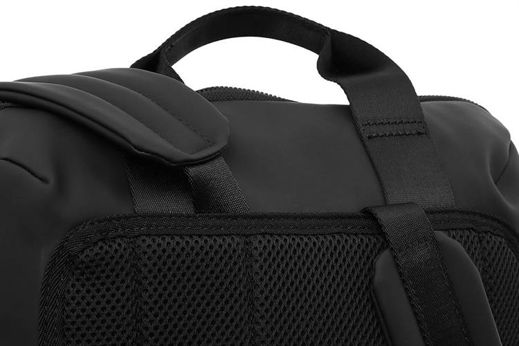 Balo Laptop 15.6 inch Tucano Gommo Màu Đen