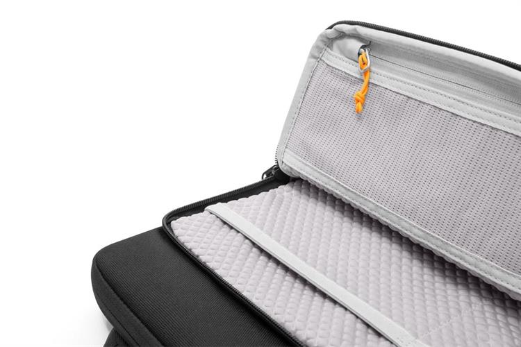 Túi đeo chéo chống sốc Laptop 16 inch Tomtoc Protection Premium A03 Màu Đen