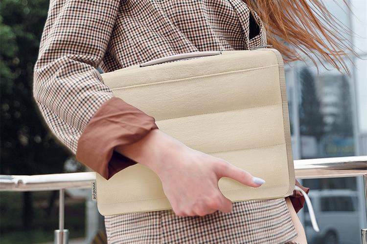 Túi xách chống sốc Laptop 16 inch Innostyle Stratus Carrying S610 Màu Vàng nhạt