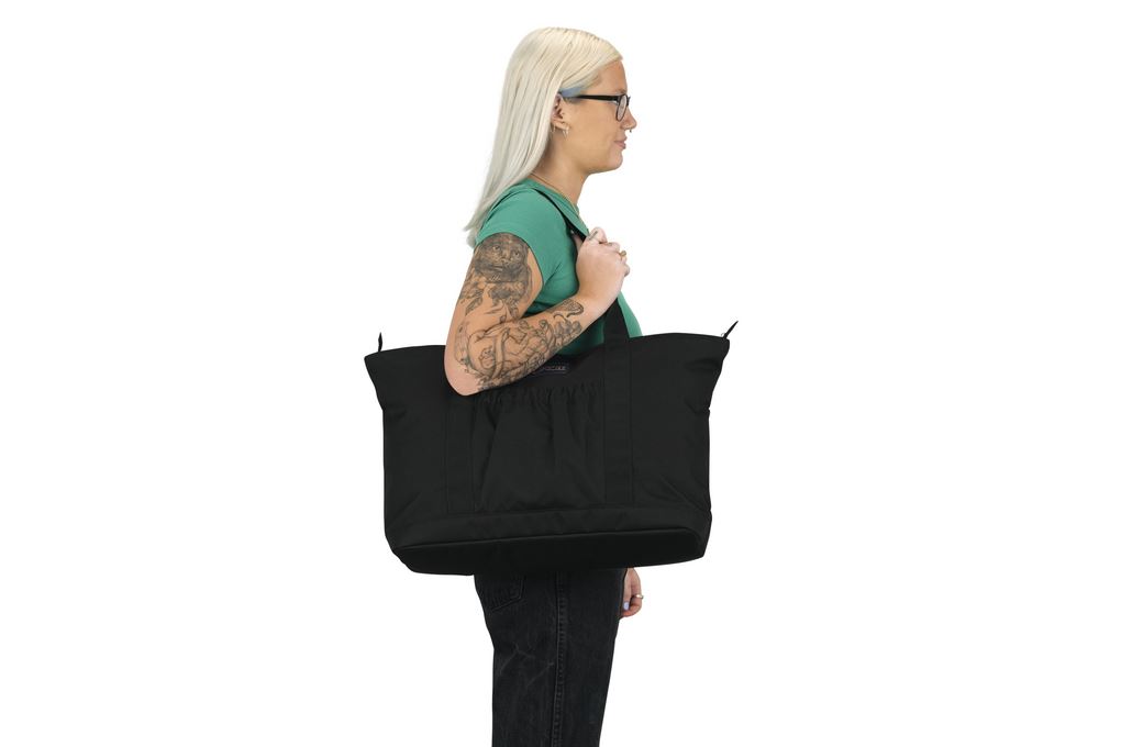 Túi xách chống sốc Laptop 14 inch Jansport Daily Tote 28L Đen Màu Đen