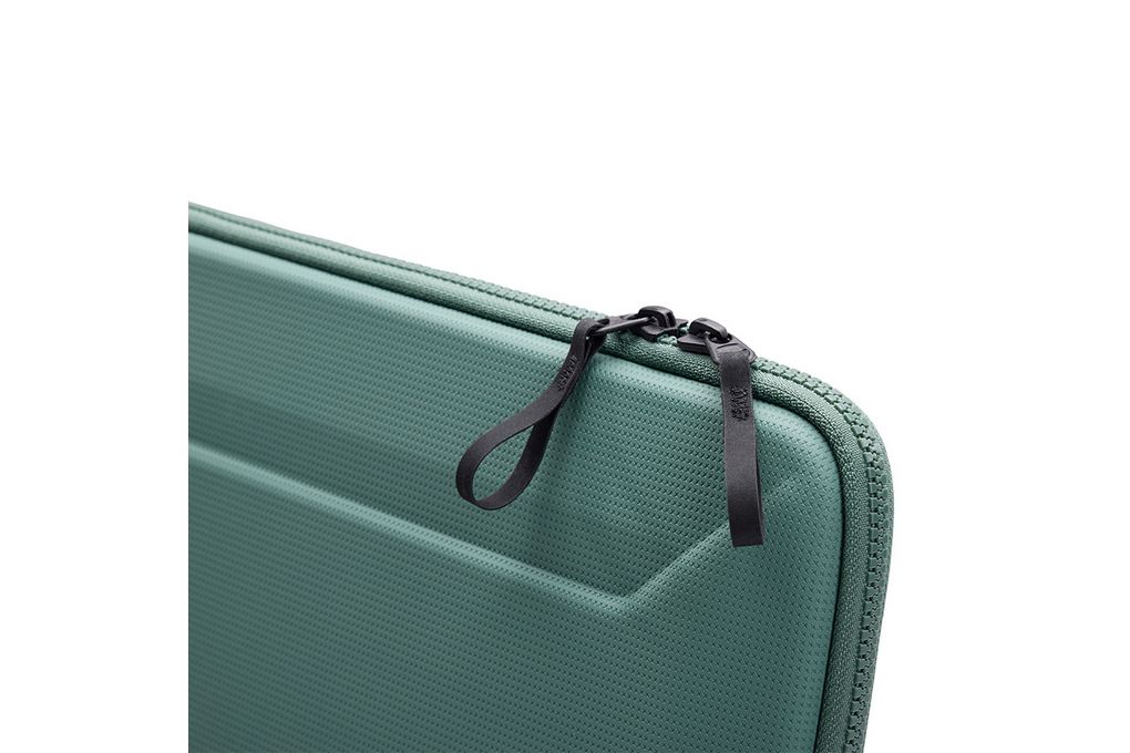 Túi chống sốc Laptop 16 inch Thule Gauntlet 5 MacBook Sleeve TGSE2557 Màu Xanh lá