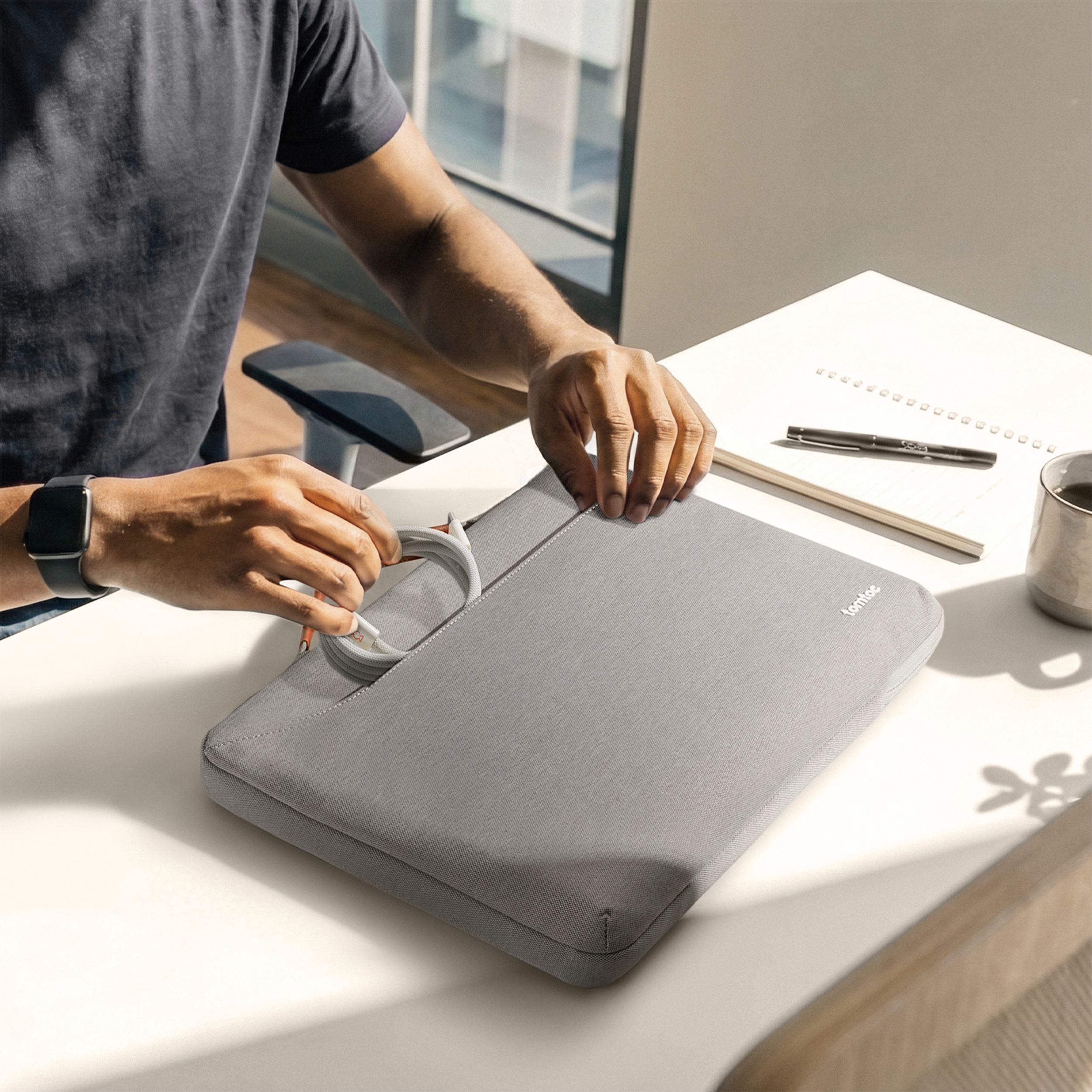 Túi xách chống sốc Laptop 16 inch Tomtoc (USA) Defender Premium Briefcase A22F3 - 6