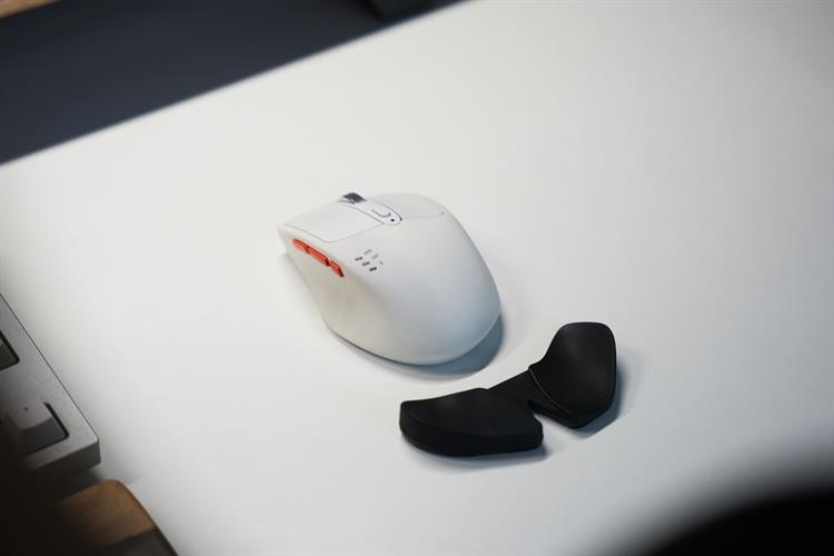 Chuột sạc Bluetooth HyperWork Silentium MS01 Màu Trắng