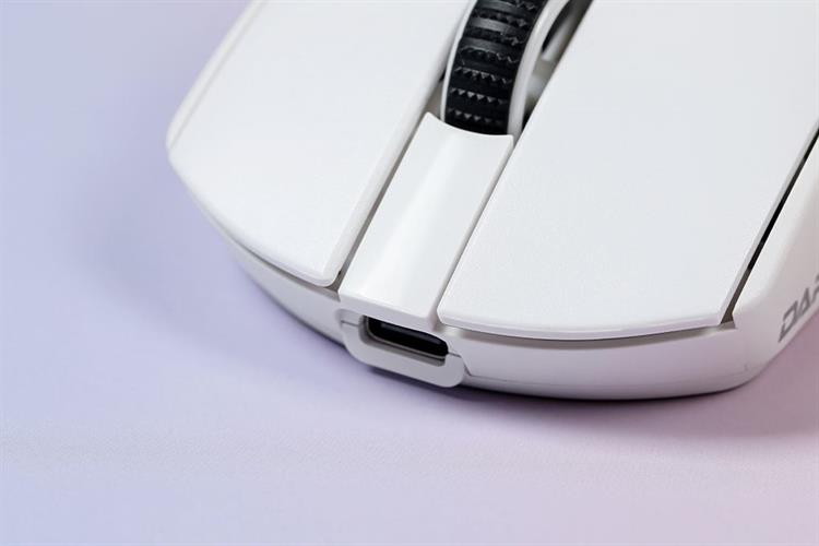 Chuột sạc Bluetooth Gaming Dareu EM950T Màu Trắng