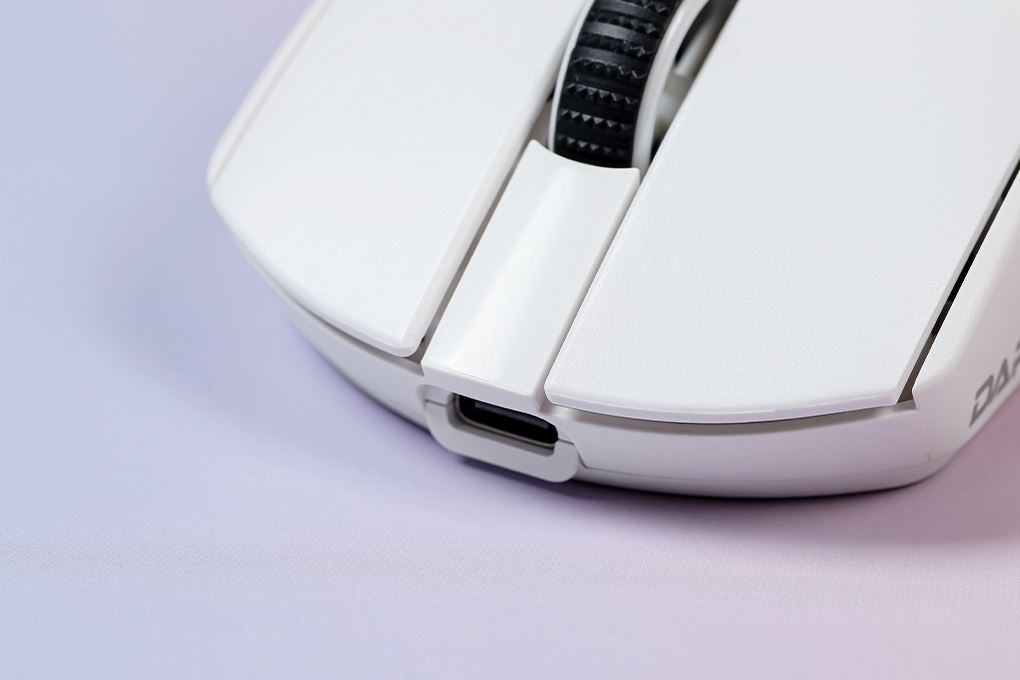 Chuột sạc Bluetooth Gaming Dareu EM950T Màu Trắng