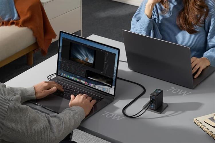 Bộ sạc nhanh 4 cổng USB Type-C 140W Anker Zolo B2697 kèm Cáp Type C - Type C Màu Đen