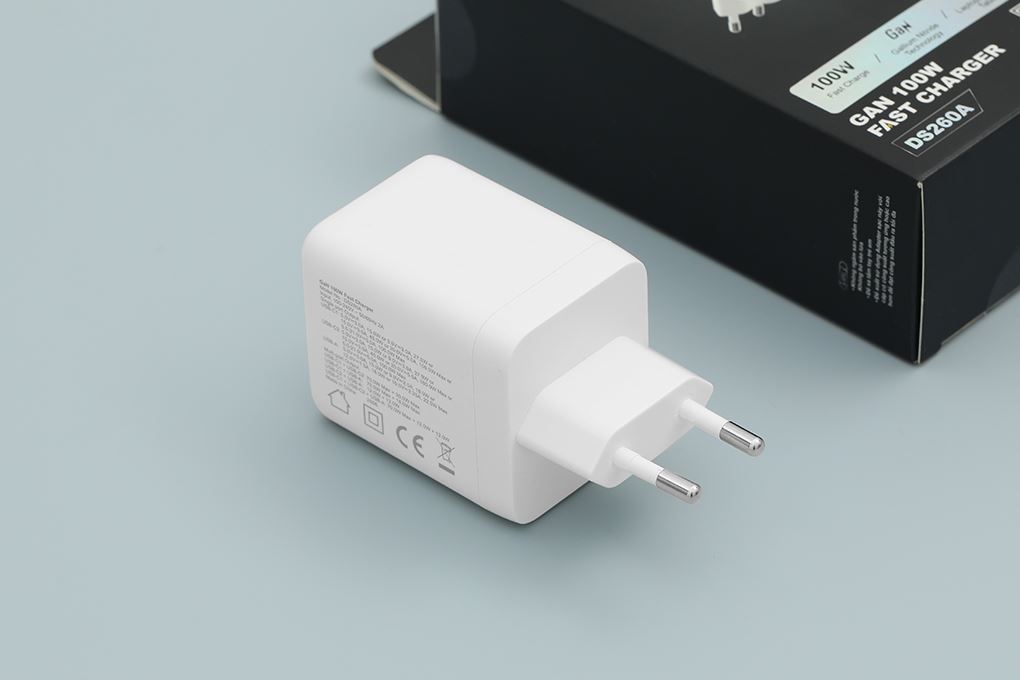 Sạc nhanh 3 cổng USB Type-C QC3.0 PD 100W Xmobile DS260A Màu Trắng