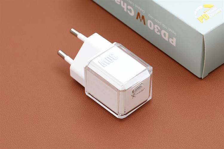 Sạc nhanh Type-C PD 30W Xmobile DC04 Màu Trắng