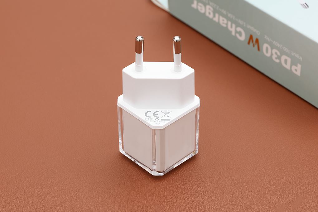 Sạc nhanh Type-C PD 30W Xmobile DC04 - 5