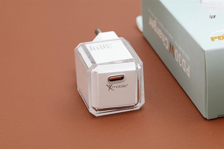 Sạc nhanh Type-C PD 30W Xmobile DC04 Màu Trắng