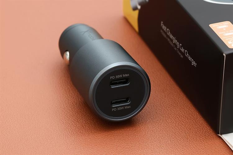 Sạc xe hơi 2 cổng Type C PD 35W Xmobile SN-561 Màu Xám đậm