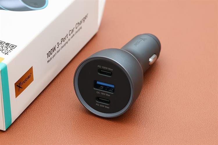 Sạc xe hơi 3 cổng Type C PD QC 3.0 100W Xmobile SN-610 Màu Xám đậm