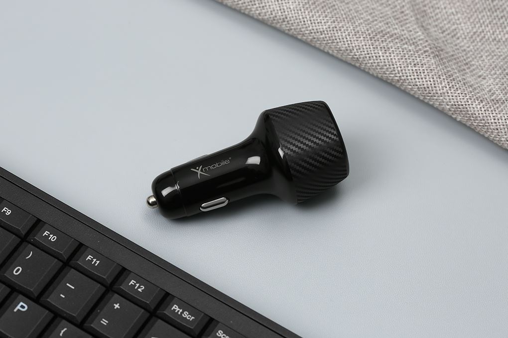Sạc xe hơi 3 cổng Type C PD QC 3.0 65W Xmobile SN-612 Màu Đen