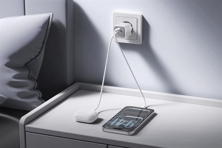 Cạnh máy Sạc nhanh 2 cổng USB Type C PD GaN 30W Xmobile YC-348AC