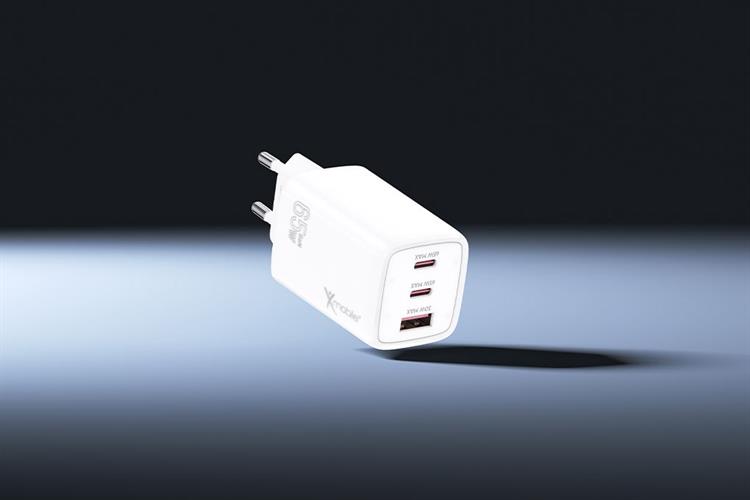 Sạc nhanh 3 cổng USB Type C PD GaN 65W Xmobile TC-095CA65G Màu Trắng